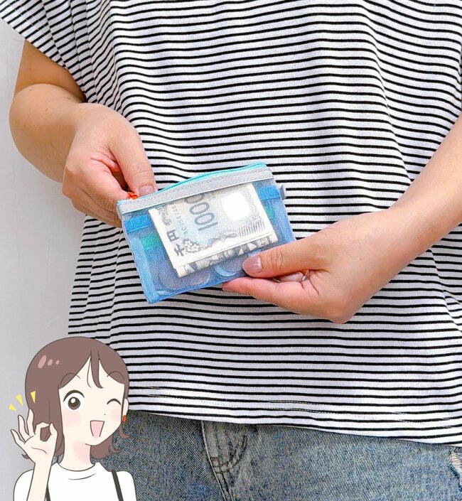 ミニ財布にちょうどいい…！ファミマの“天才ポーチ”カードや常備薬がすっぽり入った！「えっ、超かわいい」「何個でも買ってまう」「絶対に使いやすい！」