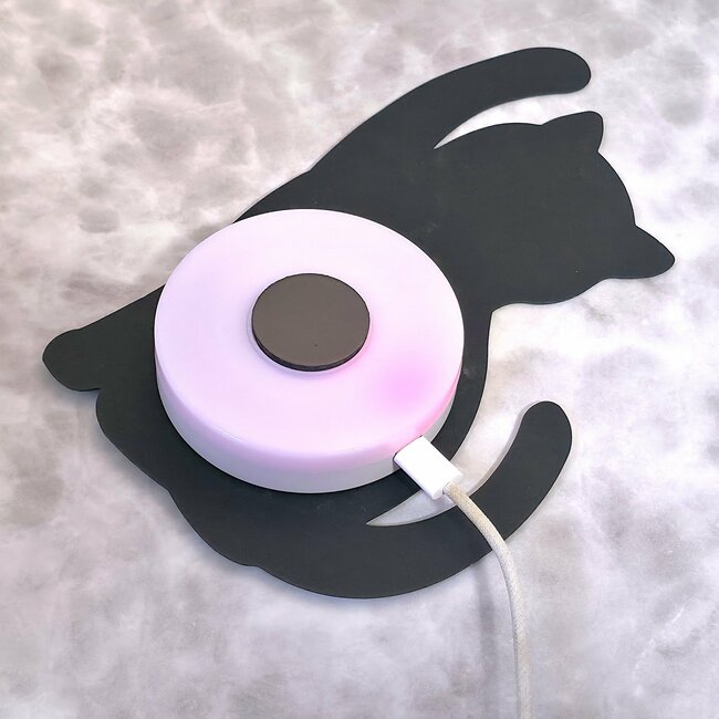 ダイソーで買えちゃうの…？子猫みたいな「オシャレ間接照明」可愛すぎて家中にほしい！