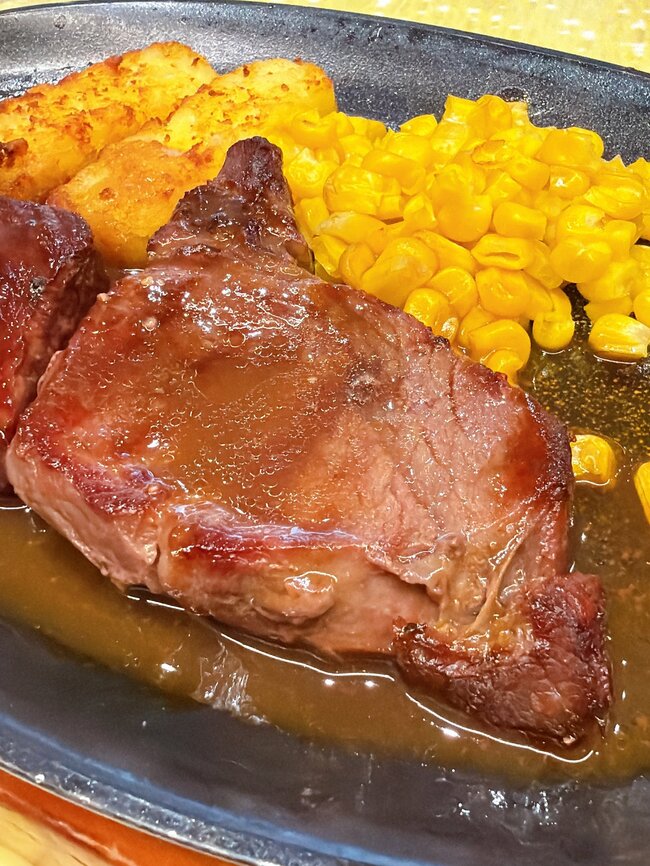 「めちゃくちゃ企業努力してる」サイゼリヤの“新作メニュー”が想像を超えるウマさ！「ソースの味が忘れられない」「肉汁したたる焼き加減」