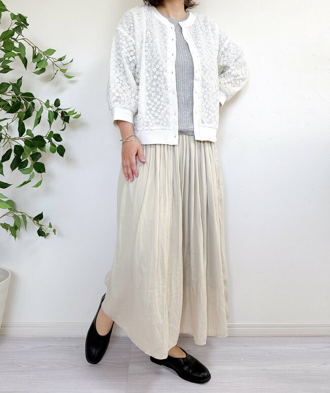 「一目で惹かれました」「高級感があります！」ハニーズの“ふんわりカーディガン”がオシャレだと大好評…！「チュールに花柄が可愛い」