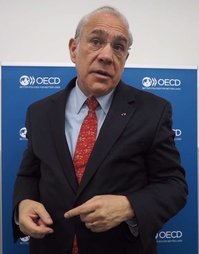 OECD事務総長が語った日本の課題は「生産性」「財政」「起業」…
