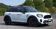 クーパーSEクロスオーバーALL4、MINIらしい高機能モデルの「真価」とは【試乗記】