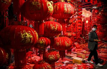 中国の人口減少、成長鈍化より深刻