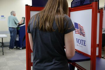 【社説】米の選挙区割り変更「底辺への競争」