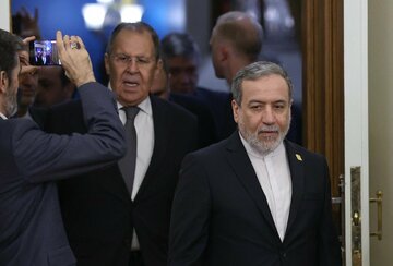 中ロ、イランへの軍事支援提供に消極的