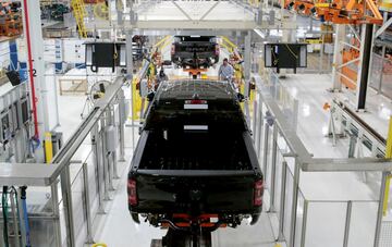 自動車「ビッグ3」、大型ガソリン車販売の好機到来