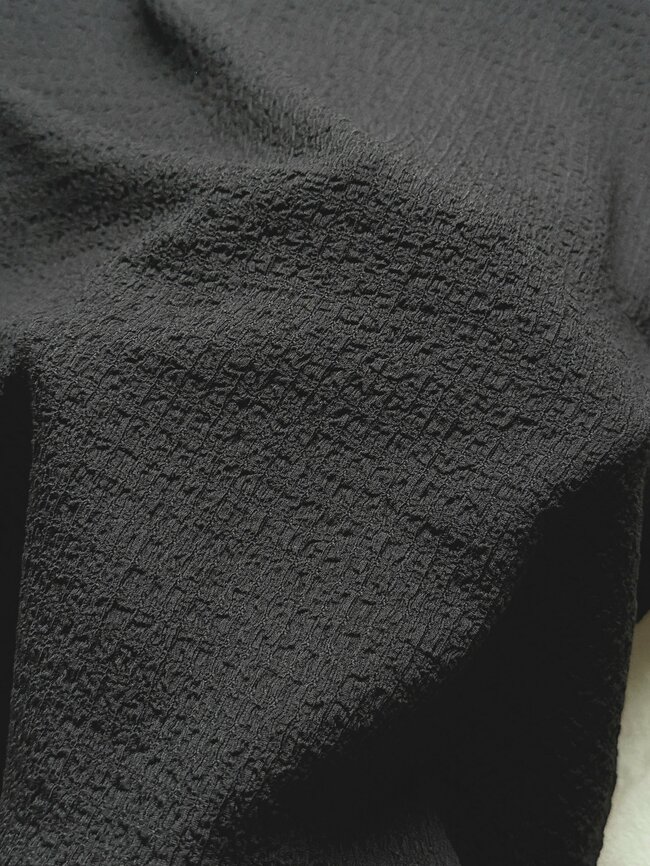 【しまむら】春夏コーデに大活躍！1089円の「ぽわん袖トップス」二の腕やウエストをカバーできて頼りになる！