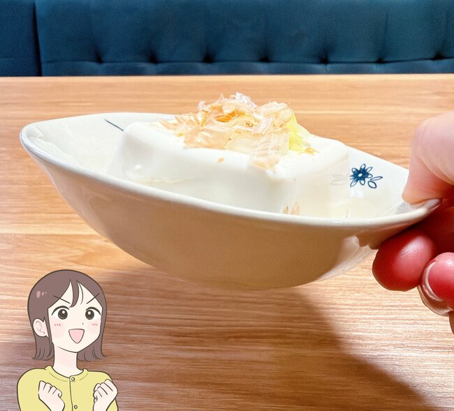 家のお皿、同じもので揃えたい！セリアの「お花畑みたいな食器」可愛くって出番が止まらない…！《購入レビュー》