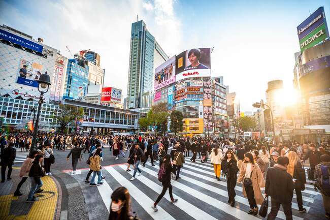 「侍ってまだいる？」外国人のよくある疑問への回答集、インバウンドガイドが解説