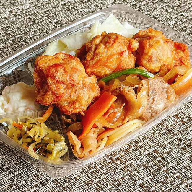 おかずの量がおかしいって…!ほっともっとの「わんぱくすぎる弁当」お肉2種盛りで白米が止まらない!《実食レビュー》