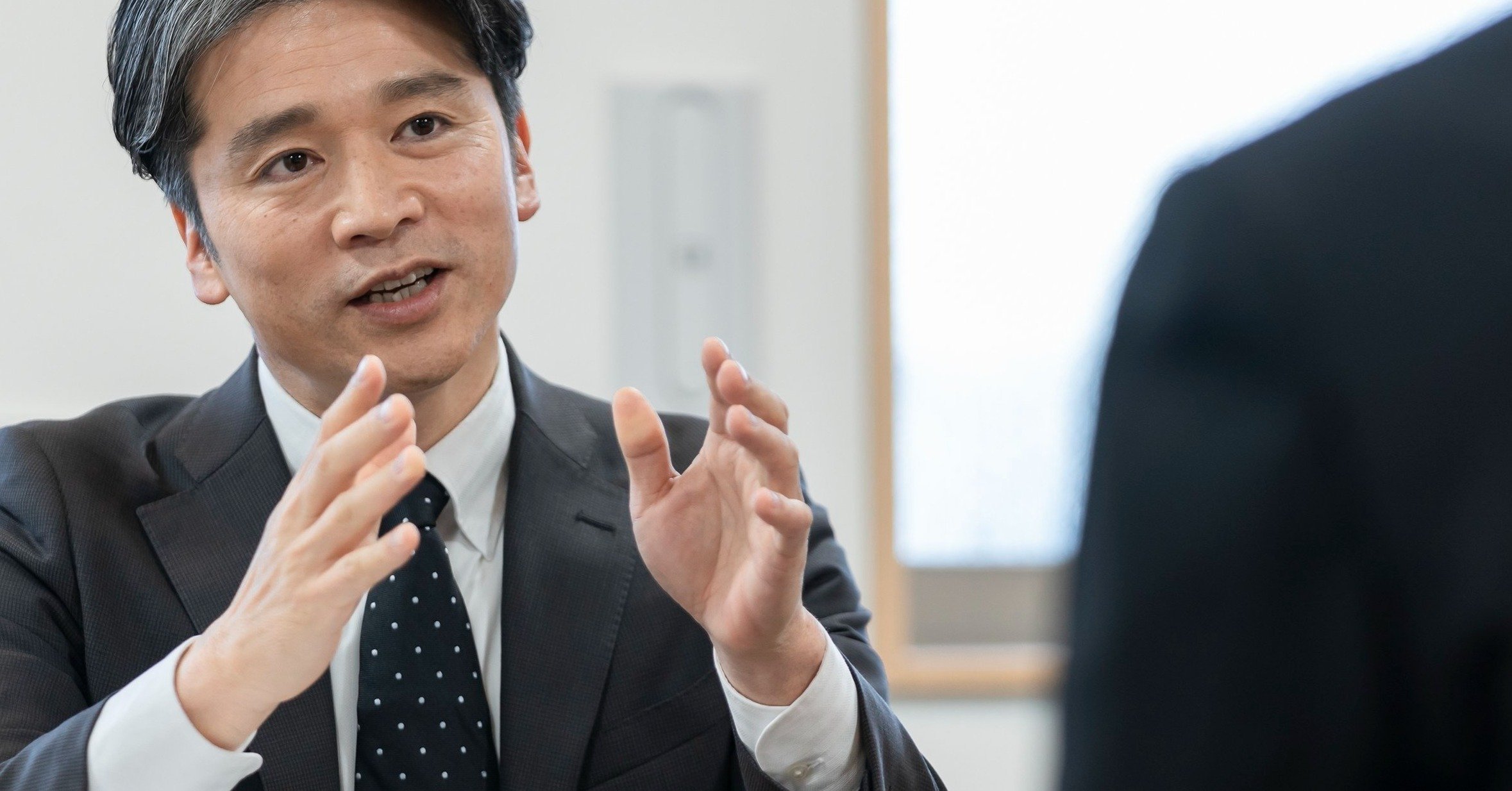 部下に語りかける上司のイメージ