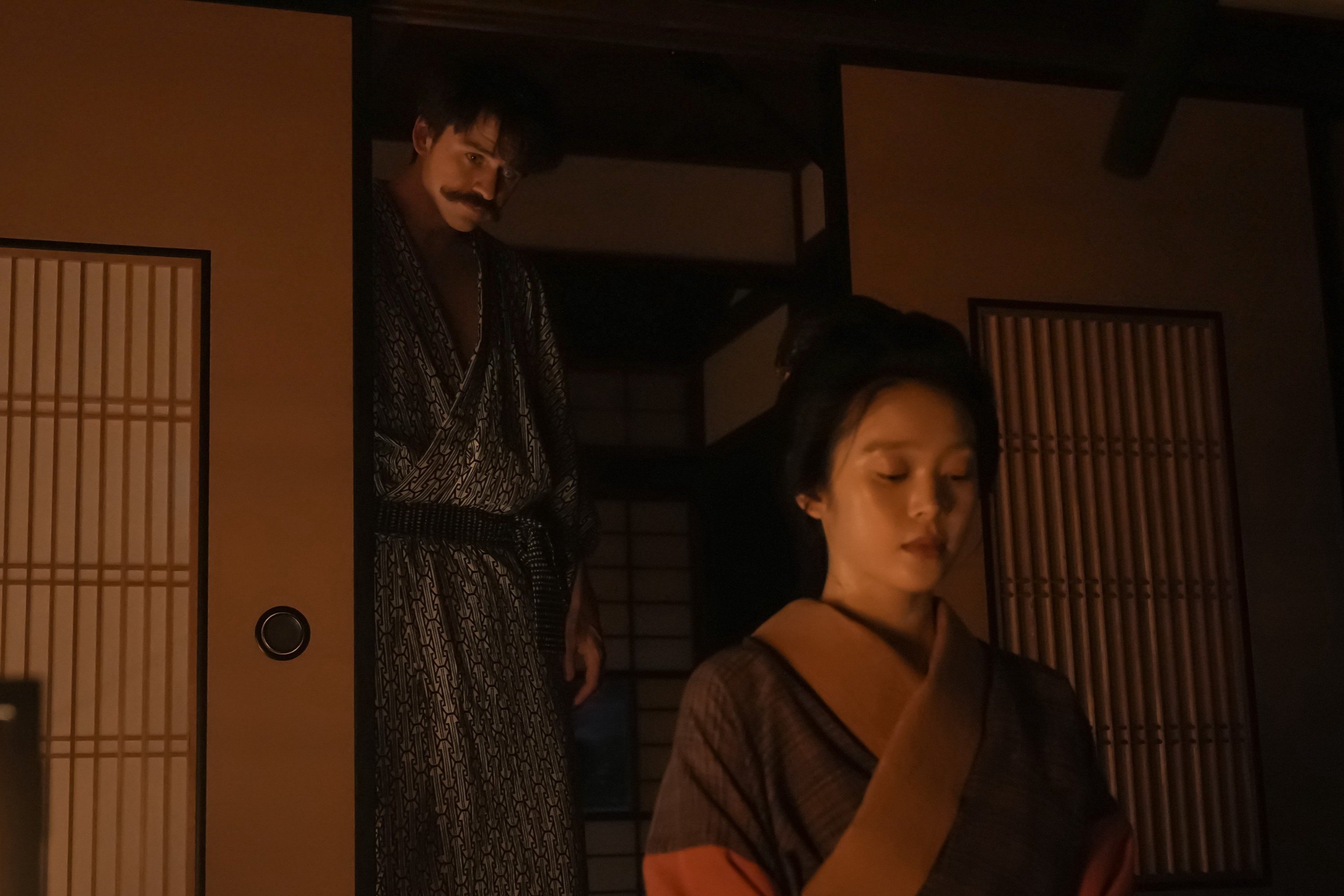 司之介(岡部たかし)の尾行をかわし…高石あかり(トキ)が「アクション仕込み」の身体能力を見せた〈ばけばけ第33回〉