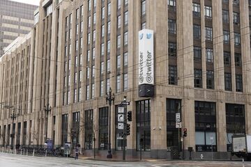 ツイッター、「毒薬条項」導入　マスク氏の買い増し阻止へ