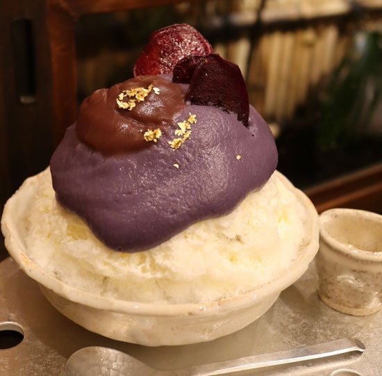 廚 菓子 くろぎ 取材当時の季節限定のかき氷「紫芋子」　Photo by Mayumi Sakai