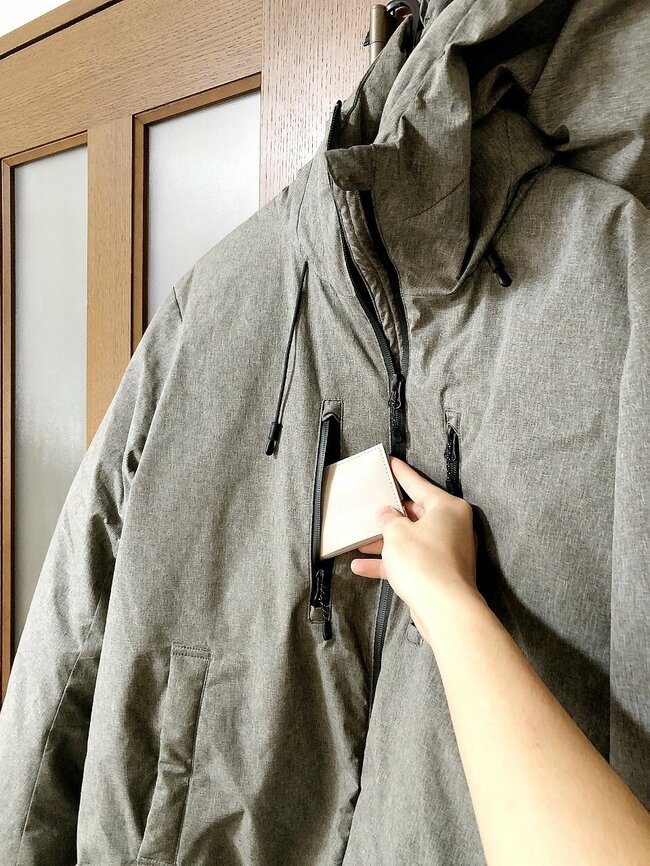 もうミニ財布はこれでいいじゃん！ダイソーの“小銭が入るカードケース”パカッと開いて使いやすい！「これで220円は安すぎる」「コンパクト財布の最適解きてた」