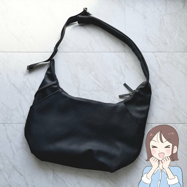 1泊2日の荷物が余裕で入った！GUの“高見えショルダーバッグ”オシャレなのに収納力すごい！「かなりコスパいい」「見た目以上に収納できる」