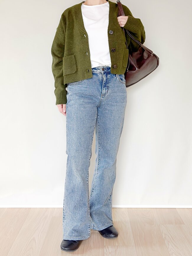 「今年1番買ってよかった」ユニクロの“楽ちんカーディガン”たっぷり着回せて優秀!「ショート丈可愛い」「軽くて暖かい最高」