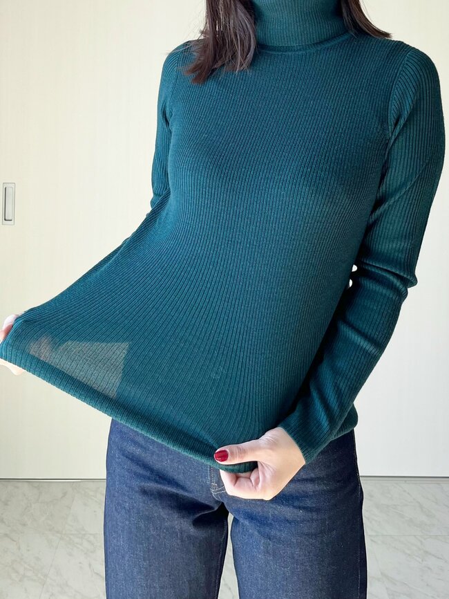 レビューは5000件越え…!ユニクロの“楽ちんセーター”たっぷり着回せて秋冬コーデで大活躍!「4色買いました」「毎年2着は買い足してる」