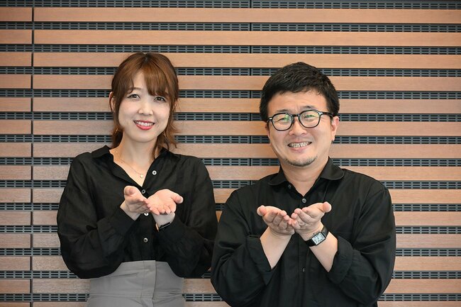 日本テレビホールディングス 経営戦略局 経営戦略部 兼 R&Dラボ 主任の辻理奈さん、コンテンツ制作局 ZIP!総合演出の八重沢亮さん　Photo by Mayumi Sakai