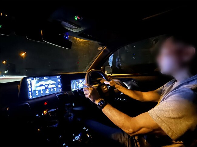 e VITARAで夜の首都高を走る