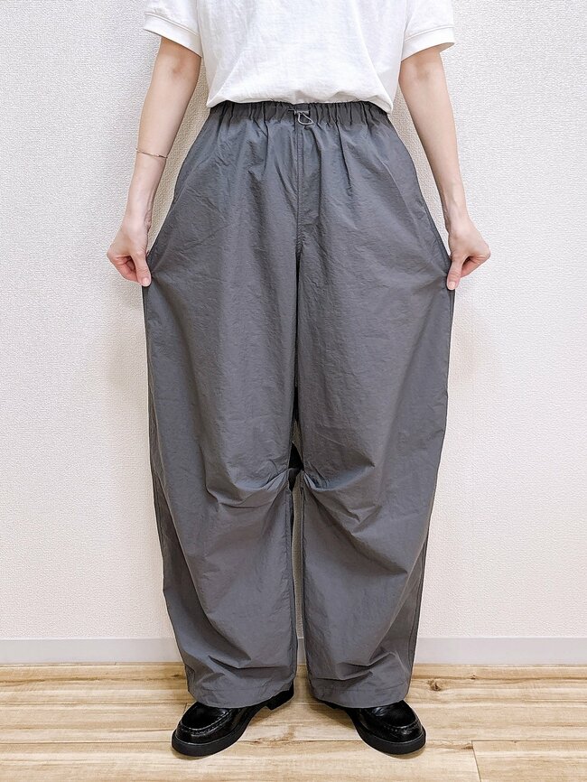 「売れてる理由がわかります」「フォルムがとにかくかわいい」無印良品の“ふんわり着痩せパンツ”雨の日でもガンガンはける優れものです！「何色かほしいアイテムです」《購入レビュー》
