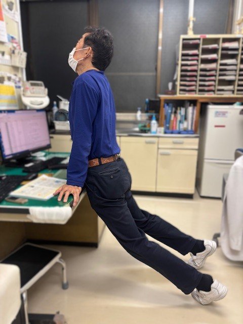 腰のばしストレッチ