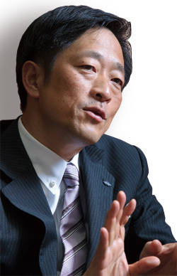 シャープ社長 片山幹雄<br />“壊れた”テレビ市場から<br />抜け出す用意はできている