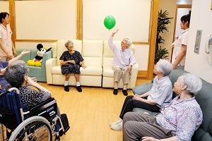 福岡県の老人ホーム上位2社は施設充実 <br />オーダーメード介護を心掛ける「セーヌ大牟田」<br />