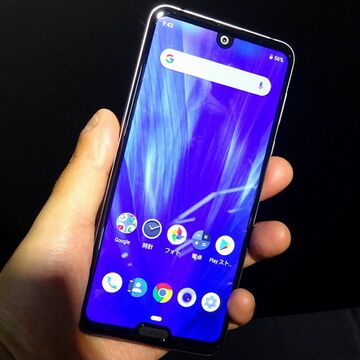 AIが15秒の動画ダイジェストを自動生成！ シャープの新ハイエンドスマホ「AQUOS R3」