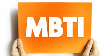 「私はINTJ」「ENTPと相性が…」若者が話題にする4文字のアレ…「MBTI」って何?調べてみて考え込んだ