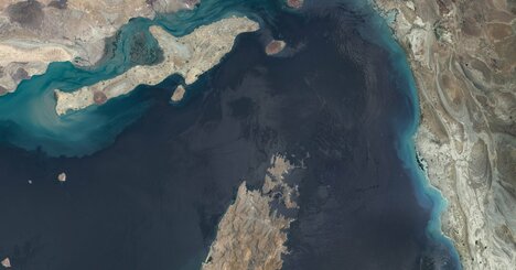 イランの相次ぐ船舶攻撃、米の「静観」試す