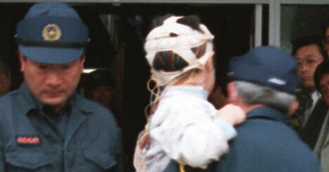 第10サティアンに踏み込んだ警察官が感じた「鼻をつく悪臭」の正体。オウムの子らの劣悪な環境に「ハッキリ言って…」