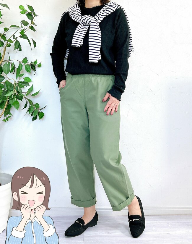 「4色買いしました」「ずっと販売して」ユニクロの“楽ちんパンツ”が本当に履きやすい！「立ち姿がキレイに見える」