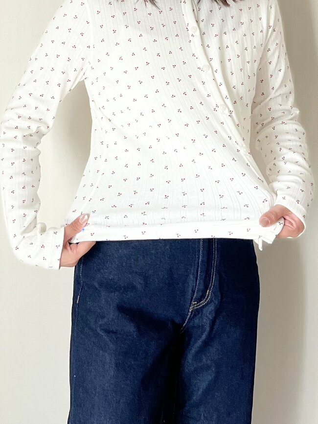 「可愛いと褒められた」ユニクロの“1990円カーディガン”たっぷり着回せてコスパ抜群！「春秋冬と大活躍」「2種類購入しました」