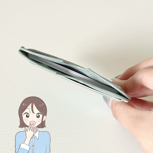 まとめ買いしてよかった！3COINSの「高見えカードケース」薄いのに9枚も入って使い勝手バツグン！《購入レビュー》