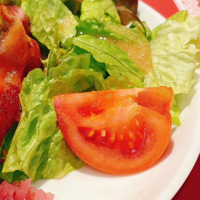 「朝からボリュームがすごい！」ロイヤルホストの“盛りだくさんモーニング”好きなものだらけで幸せ！「なんて贅沢！」「ごはん不足になる」