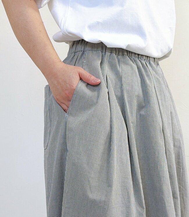 「即買いしました」無印良品の“スカートみたいなパンツ”が体型カバーできて楽ちん！「これからヘビロテ」「上品で可愛く見えます」