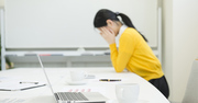 女子や派遣を食い物にする「使えないオジサン」たち 仕事の中心と組織図の中心がズレまくる職場の病理