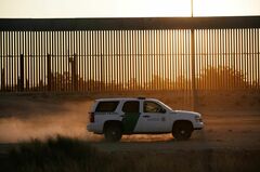 未成年者の即時強制送還、米政府に方針転換の動き