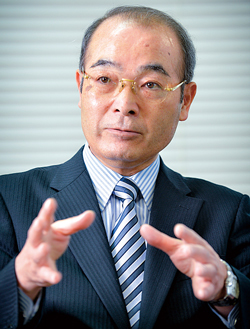 江戸川学園取手
中・高等学校
竹澤賢司校長