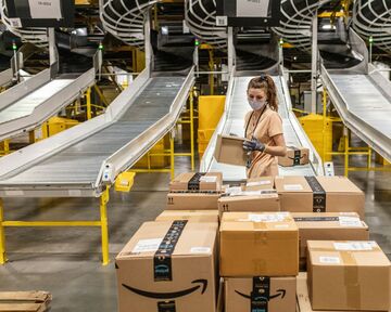 アマゾン従業員の生産性絞り出す「ベゾシズム」