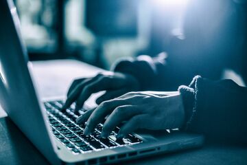 ロシアのハッカー集団が米で情報工作、発覚を回避＝報告書