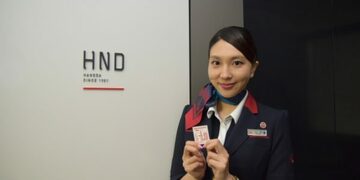 「JAL TODOFUKEN SEAL」は、JAL国内線でCAにもらえる、全国各地の名所が描かれた限定シール！47都道府県コンプリートでもらえる特典を目指そう！