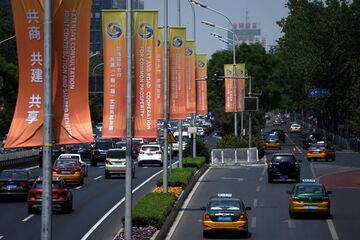 中国に「一帯一路2.0」構想、問題噴出で方針転換