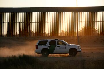未成年者の即時強制送還、米政府に方針転換の動き