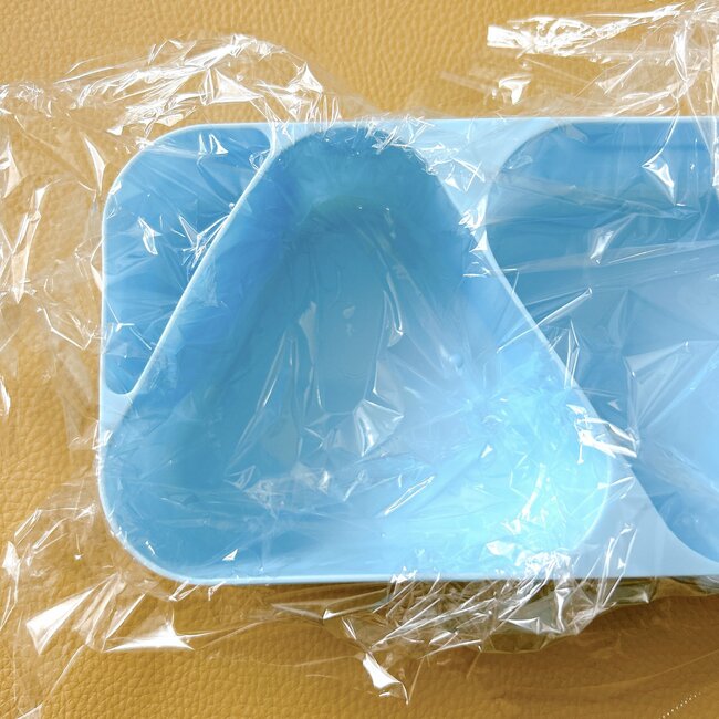 今までの苦労はなんだったの…セリアの「おにぎり弁当箱」が画期的すぎる!これが110円は感動です!