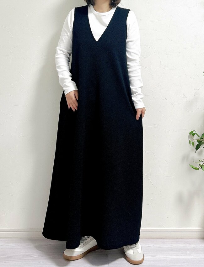 「全色揃えたいぐらい好き」レビュー4000件超え！ユニクロの“リピート買い続出トップス”が春コーデに手放せない！「着やすくて最高です」「スタイル良く見える」