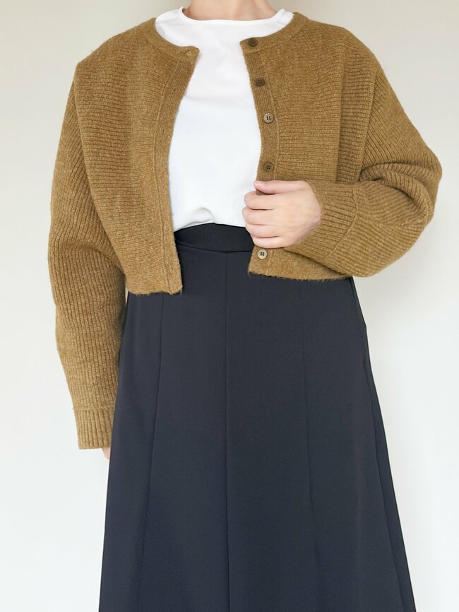 「2枚目買います」GUの“3990円→2990円トップス”コーデが無限に組めちゃうの!「かわいすぎ」「秋冬着倒します!」