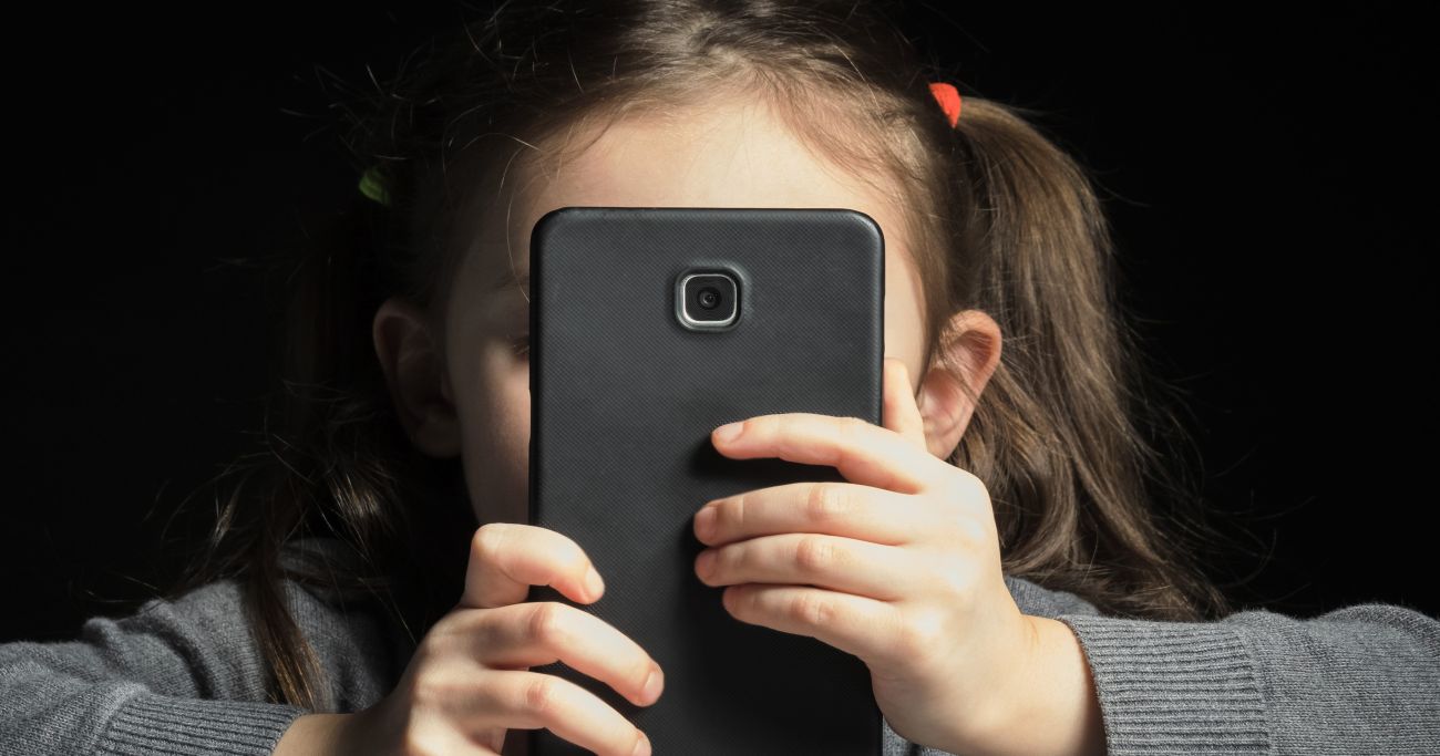 【没収するのはNG】子どもの「スマホ依存」が心配…そんな親が知っておきたい子育ての話