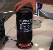 折りたたみスマホの次は「曲面ディスプレーのスマートスピーカー」だ!